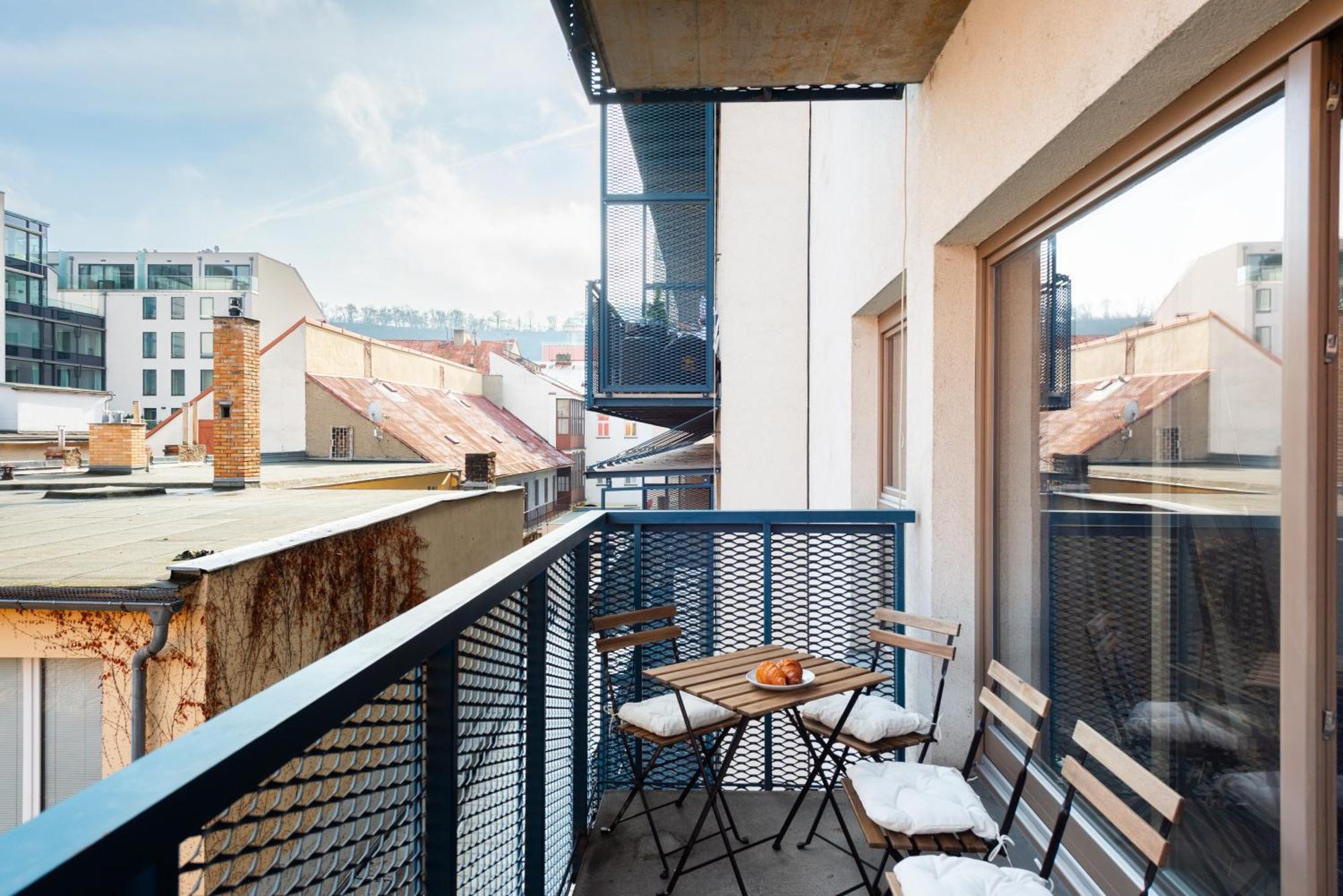 Spacious Apartments Near Karlin Square Prague Luaran gambar