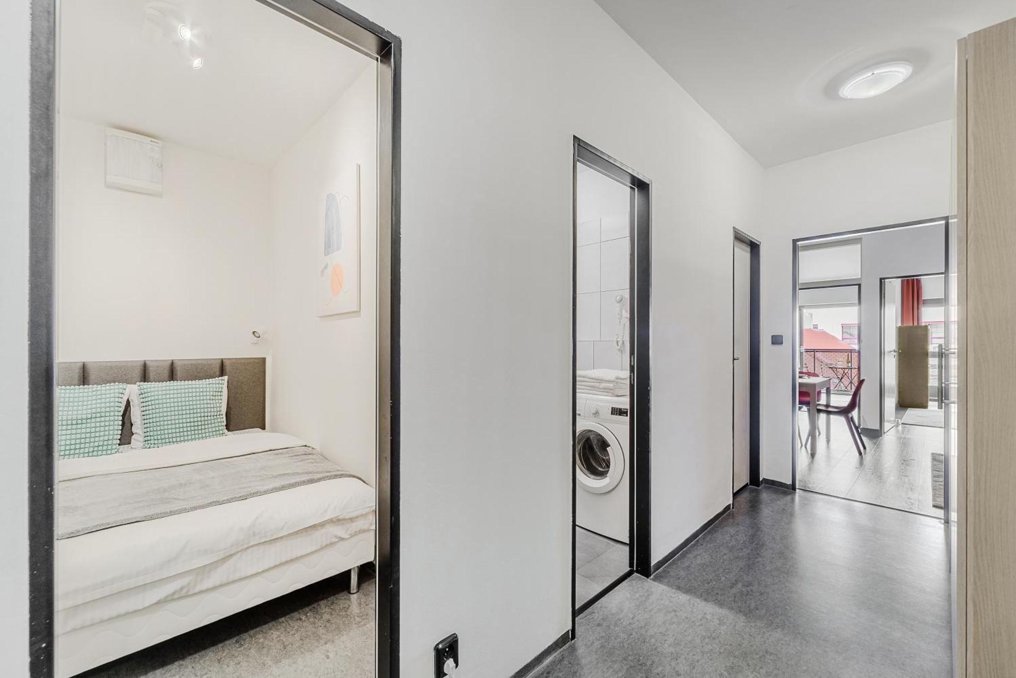 Spacious Apartments Near Karlin Square Prague Luaran gambar