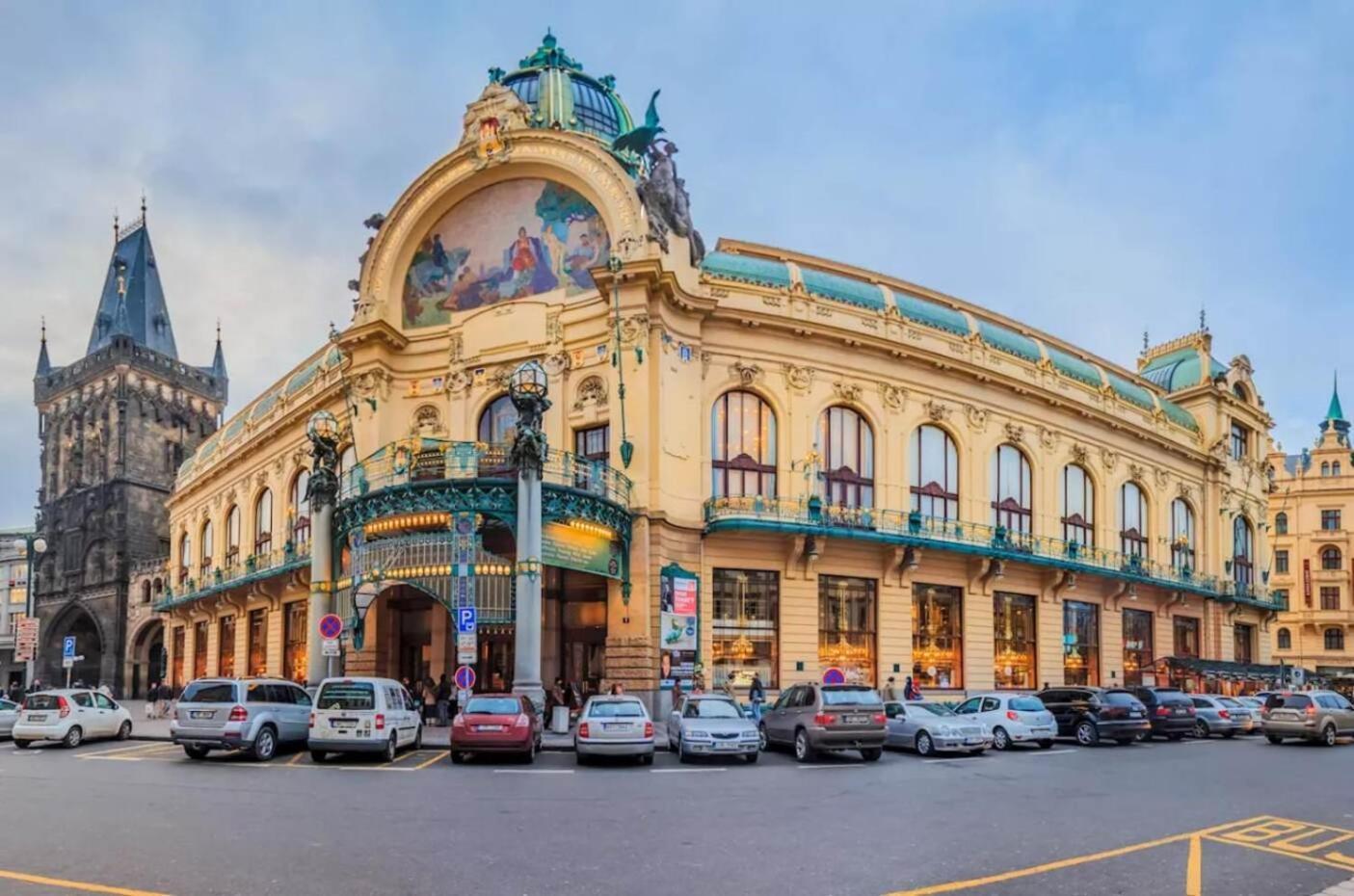 Spacious Apartments Near Karlin Square Prague Luaran gambar