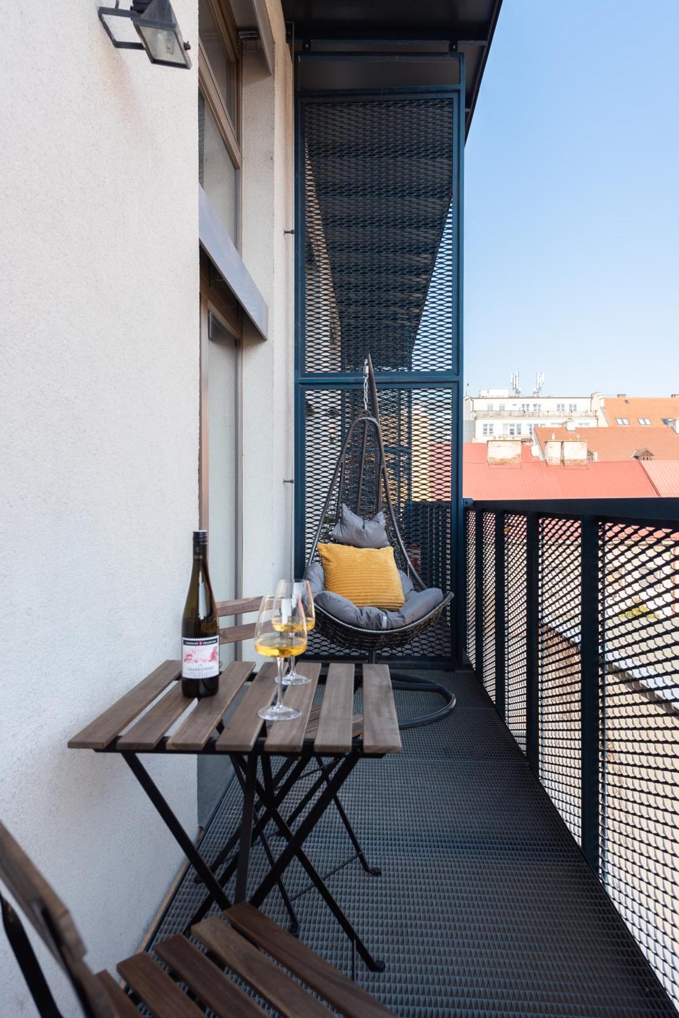 Spacious Apartments Near Karlin Square Prague Luaran gambar