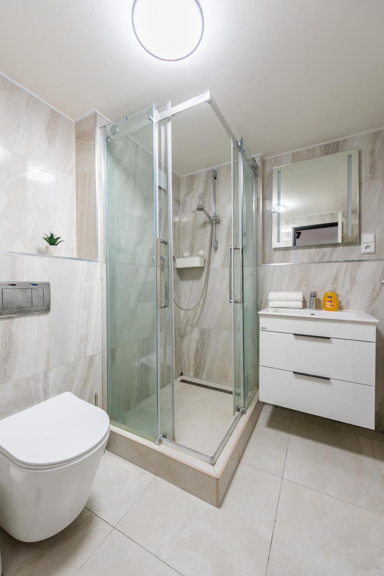 Spacious Apartments Near Karlin Square Prague Luaran gambar