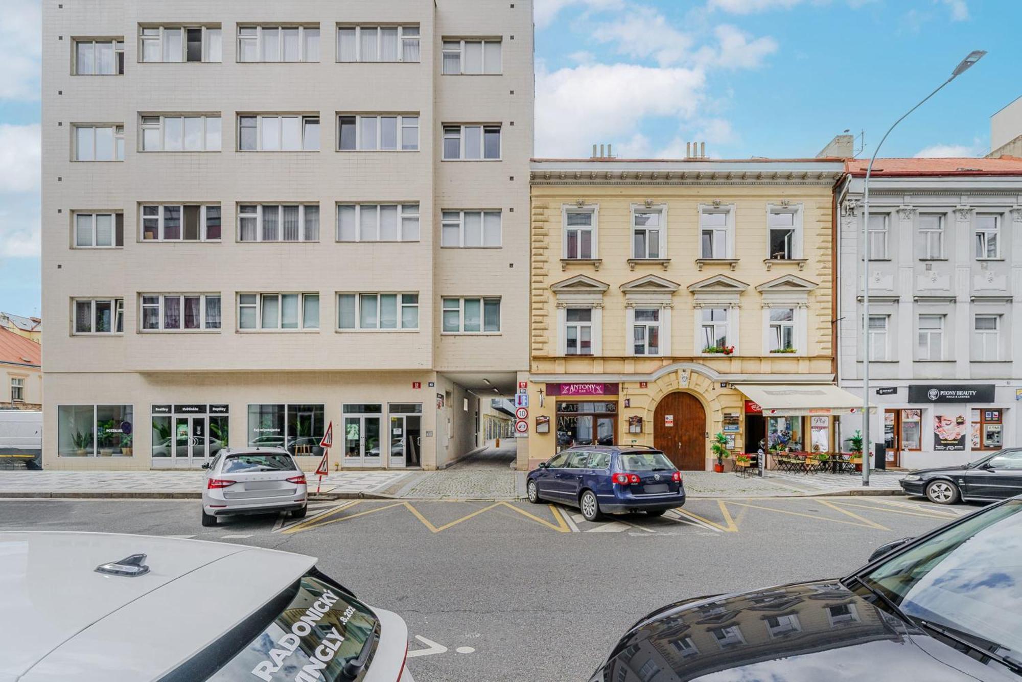 Spacious Apartments Near Karlin Square Prague Luaran gambar